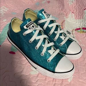 Brand New- Youth, size 3 Teal glitter Converse
